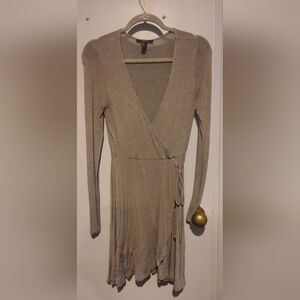Long-sleeved, knit Forever21 grey wrap dress